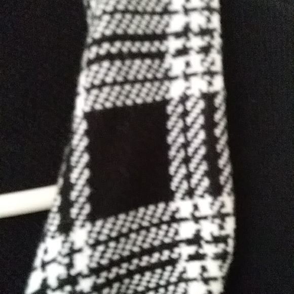 Dressbarn Woman Double Breasted Pleated Plaid Sweater Jacket 22/24 Black White - Picture 8 of 14